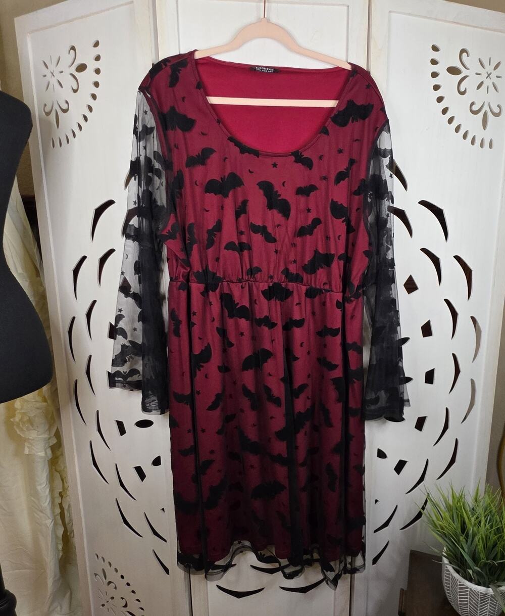 Bloomchic Whimsy Goth Dress Red Sheer Velvety Bats with Bat Lace Mask Size 22/24